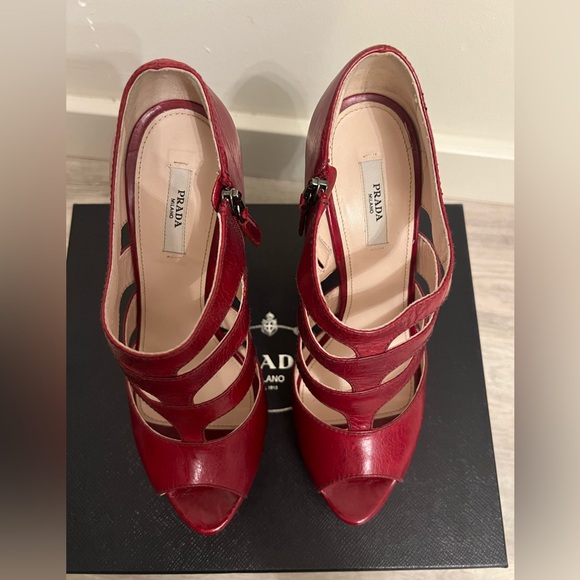 Prada Red Leather Cutout Pumps Size 39 - Picture 8 of 16